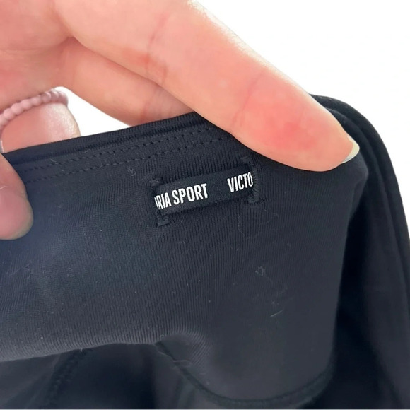 Victoria’s Secret • Sport Knockout Crop - Picture 4 of 6